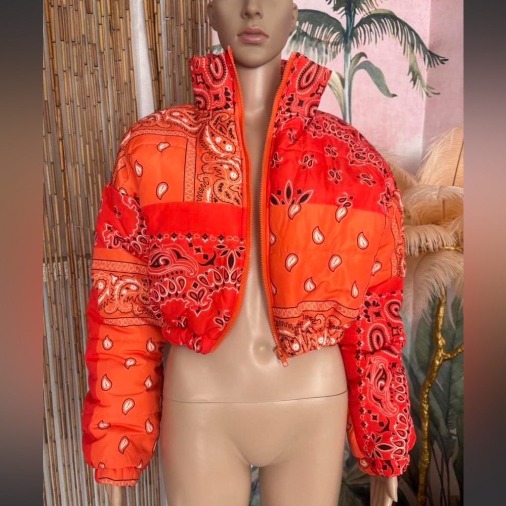 Zumiez Orange Bandana Print Cropped Puffer Jacket